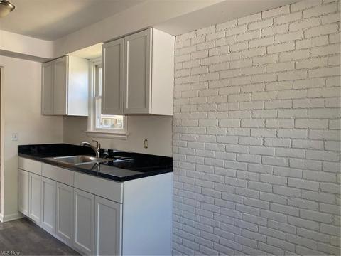 865 E 261 St, Euclid, OH 44132 photo 12