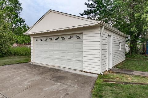 865 E 261 St, Euclid, OH 44132 photo 8
