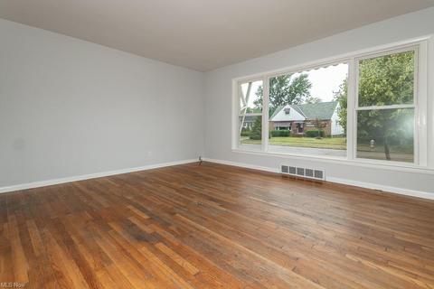 865 E 261 St, Euclid, OH 44132 photo 13