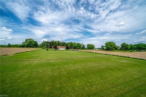 18265 Pine Lake Rd, Beloit, OH 44609 photo 3