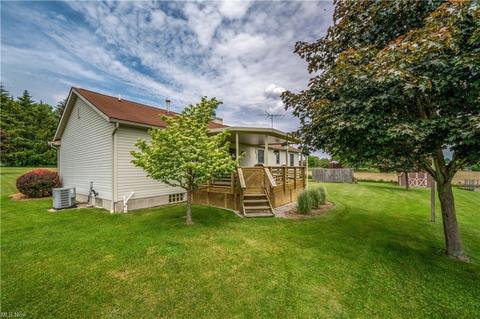 18265 Pine Lake Rd, Beloit, OH 44609 photo 2