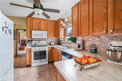 18265 Pine Lake Rd, Beloit, OH 44609 photo 7