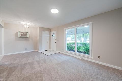2059 E 37th St, Lorain, OH 44055 photo 3