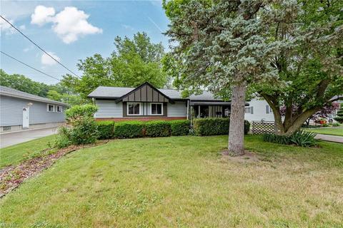 2059 E 37th St, Lorain, OH 44055 photo 1