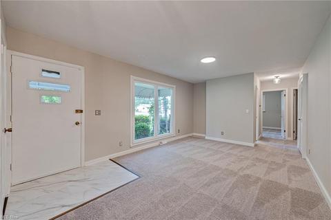 2059 E 37th St, Lorain, OH 44055 photo 2