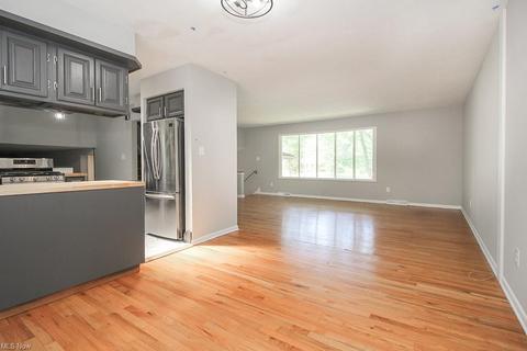 35200 Bainbridge Rd, Solon, OH 44139 photo 6