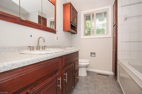 35200 Bainbridge Rd, Solon, OH 44139 photo 21