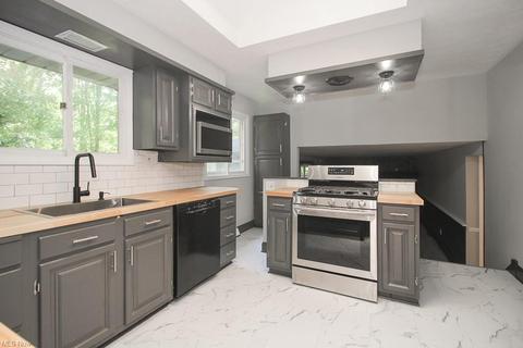 35200 Bainbridge Rd, Solon, OH 44139 photo 8