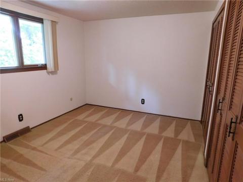 8200 Pinehurst Dr, Parma, OH 44129 photo 11