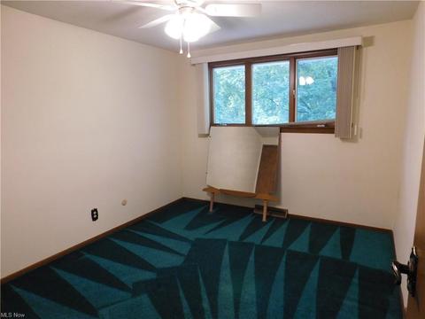 8200 Pinehurst Dr, Parma, OH 44129 photo 12