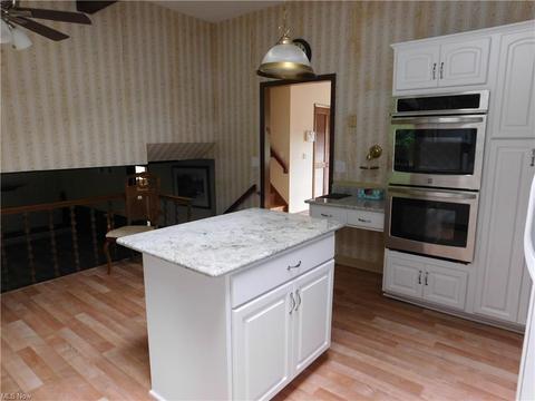 8200 Pinehurst Dr, Parma, OH 44129 photo 16