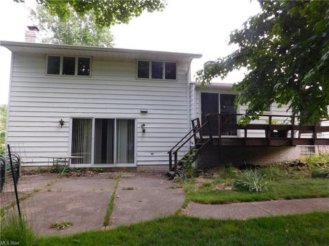 8200 Pinehurst Dr, Parma, OH 44129 photo 32