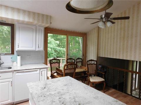 8200 Pinehurst Dr, Parma, OH 44129 photo 19
