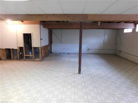 8200 Pinehurst Dr, Parma, OH 44129 photo 27