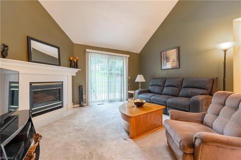 6435 Strawberry Fields Cir NE, Canton, OH 44721 photo 9