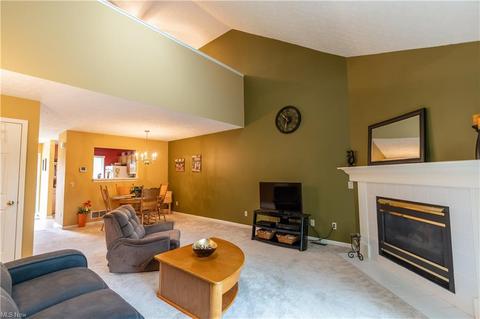 6435 Strawberry Fields Cir NE, Canton, OH 44721 photo 10