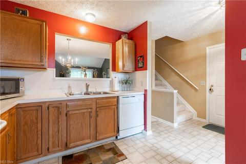 6435 Strawberry Fields Cir NE, Canton, OH 44721 photo 19