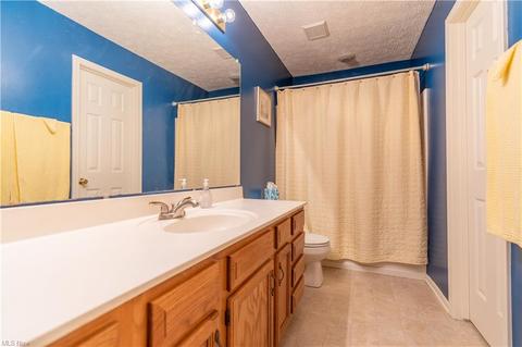 6435 Strawberry Fields Cir NE, Canton, OH 44721 photo 24