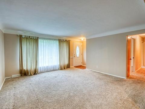 2965 Augustine Dr, Parma, OH 44134 photo 11