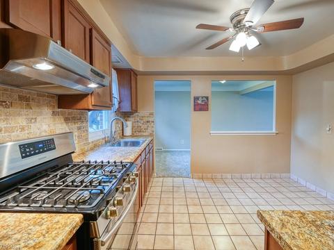 2965 Augustine Dr, Parma, OH 44134 photo 7