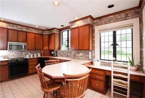 1021 Park Ave, Elyria, OH 44035 photo 16