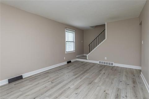 6400 Sequoia Dr, Parma, OH 44134 photo 11