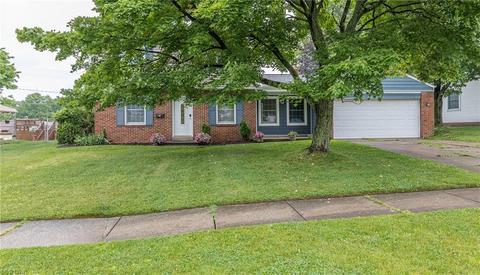 6400 Sequoia Dr, Parma, OH 44134 photo 2