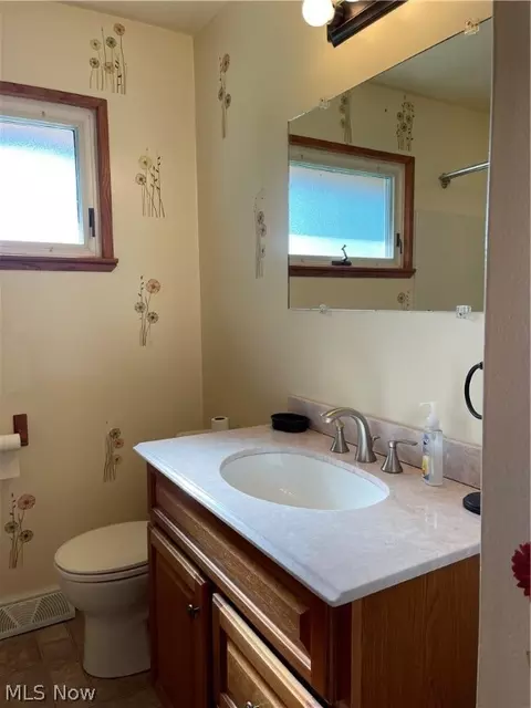 6399 Smith Rd, Brook Park, OH 44142 photo 18