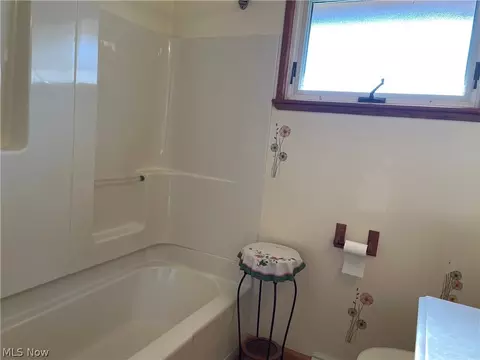 6399 Smith Rd, Brook Park, OH 44142 photo 17