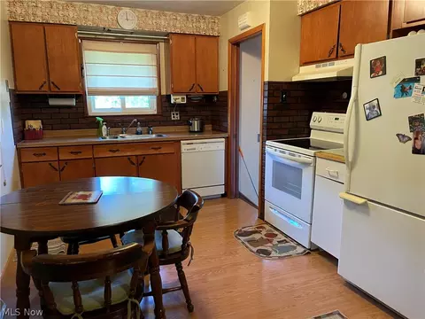 6399 Smith Rd, Brook Park, OH 44142 photo 8