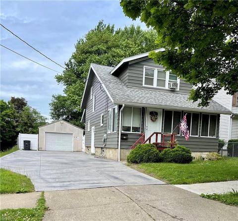 832 Davis St, Akron, OH 44310 photo 1