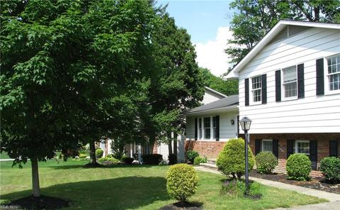 37720 Fox Run Dr, Solon, OH 44139 photo 2