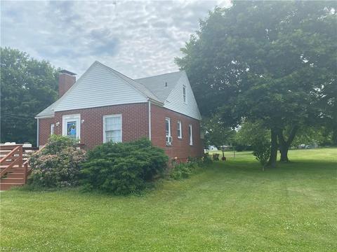 6112 Lucas Ave, Ashtabula, OH 44004 photo 3