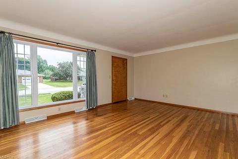 1888 Rush Rd, Wickliffe, OH 44092 photo 4