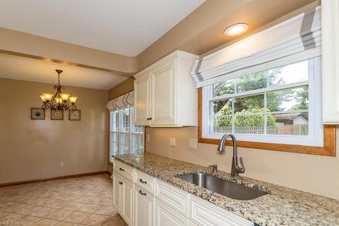 1888 Rush Rd, Wickliffe, OH 44092 photo 9