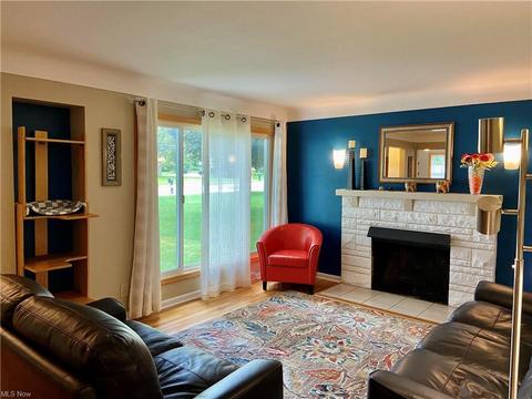 7419 Hillside Rd, Independence, OH 44131 photo 2
