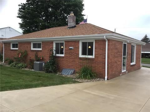 504 W Wilson St, Struthers, OH 44471 photo 3