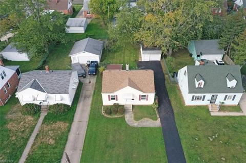 754 E 258th St, Euclid, OH 44132 photo 4