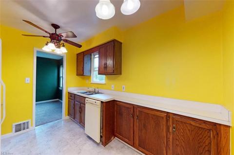 754 E 258th St, Euclid, OH 44132 photo 19