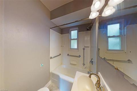 754 E 258th St, Euclid, OH 44132 photo 26