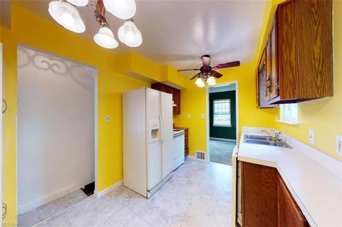 754 E 258th St, Euclid, OH 44132 photo 18