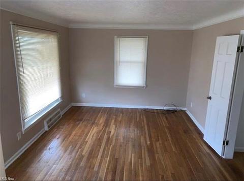 400 E 264th St, Euclid, OH 44132 photo 3