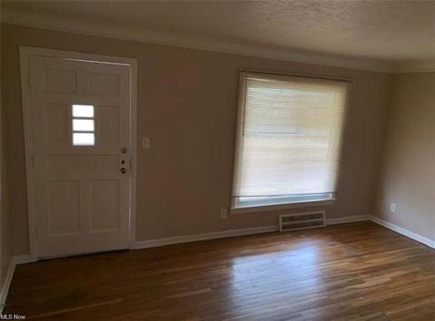 400 E 264th St, Euclid, OH 44132 photo 2