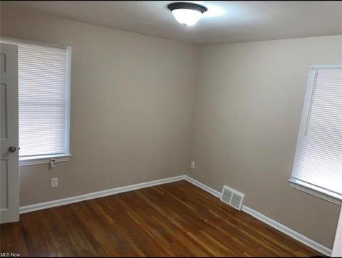 400 E 264th St, Euclid, OH 44132 photo 4