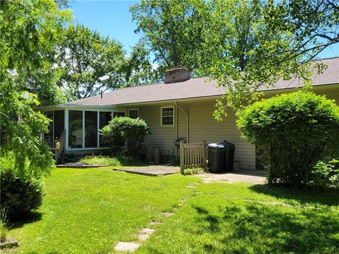 3811 Kolbe Rd, Lorain, OH 44053 photo 2