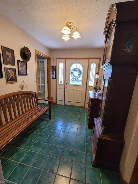 3811 Kolbe Rd, Lorain, OH 44053 photo 5