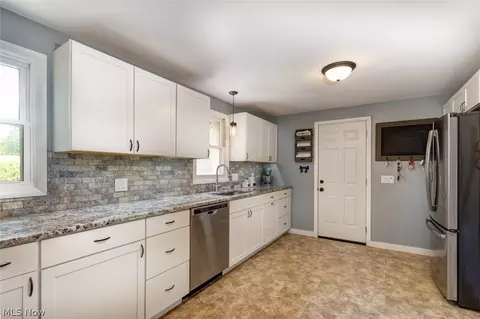 7253 Beechwood Dr, Mentor, OH 44060 photo 13