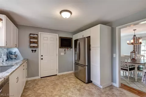 7253 Beechwood Dr, Mentor, OH 44060 photo 16