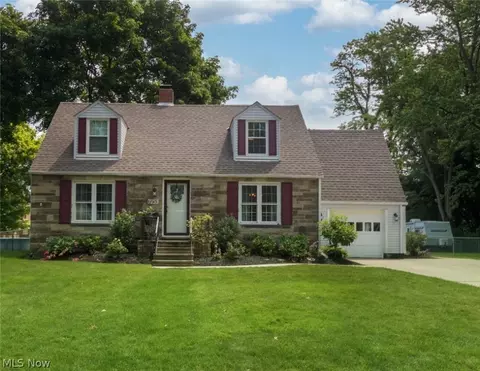 7253 Beechwood Dr, Mentor, OH 44060 photo 1