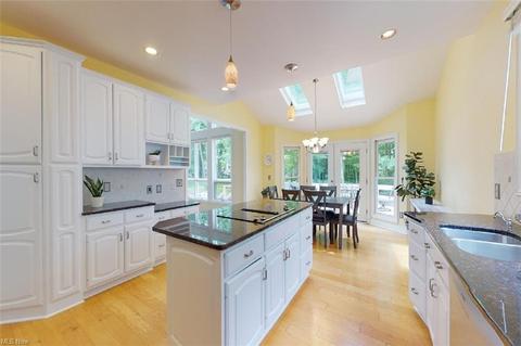 5562 High Point Rd, Solon, OH 44139 photo 10